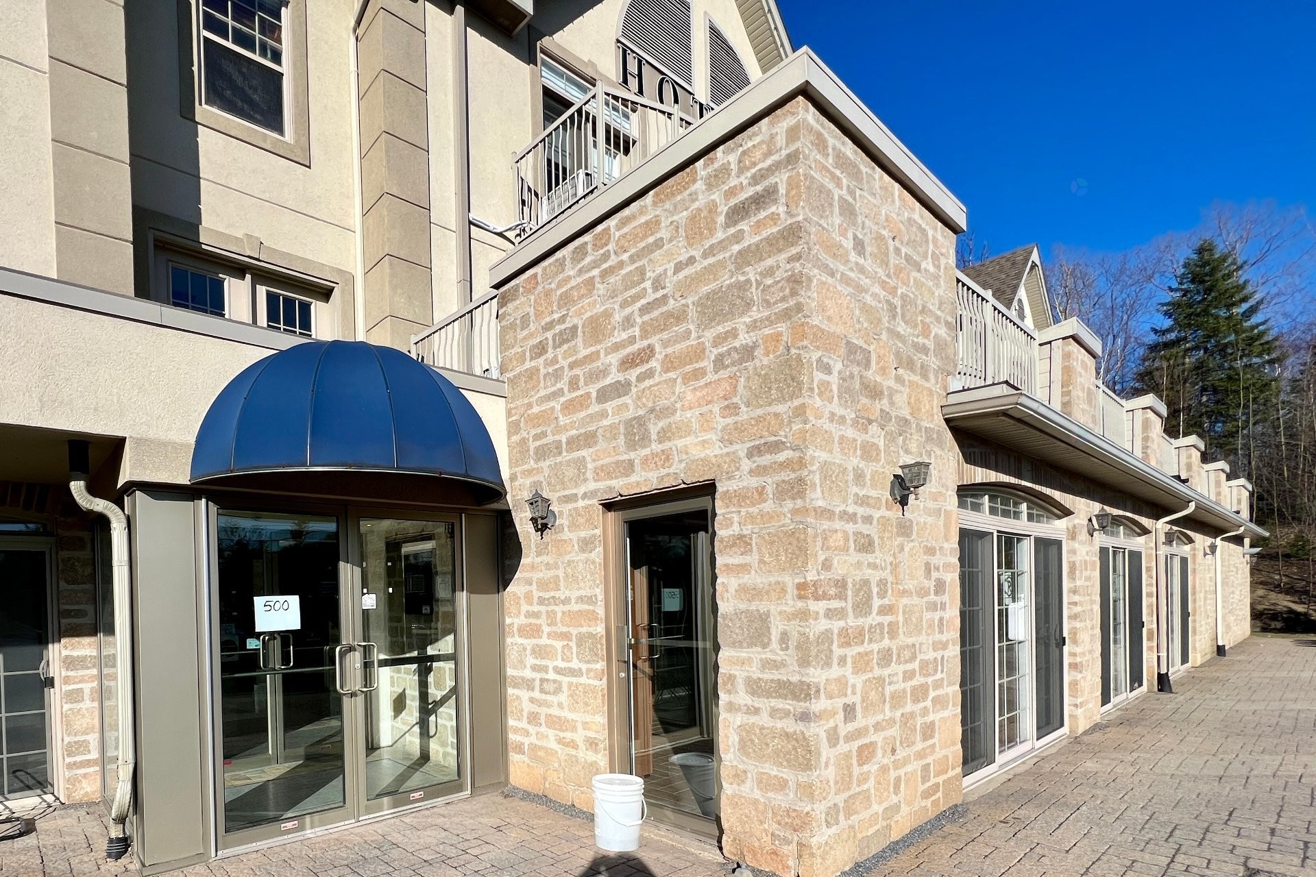 









500


Ch. des Frênes

, 206,
Piedmont,




QC
J0R1K0

