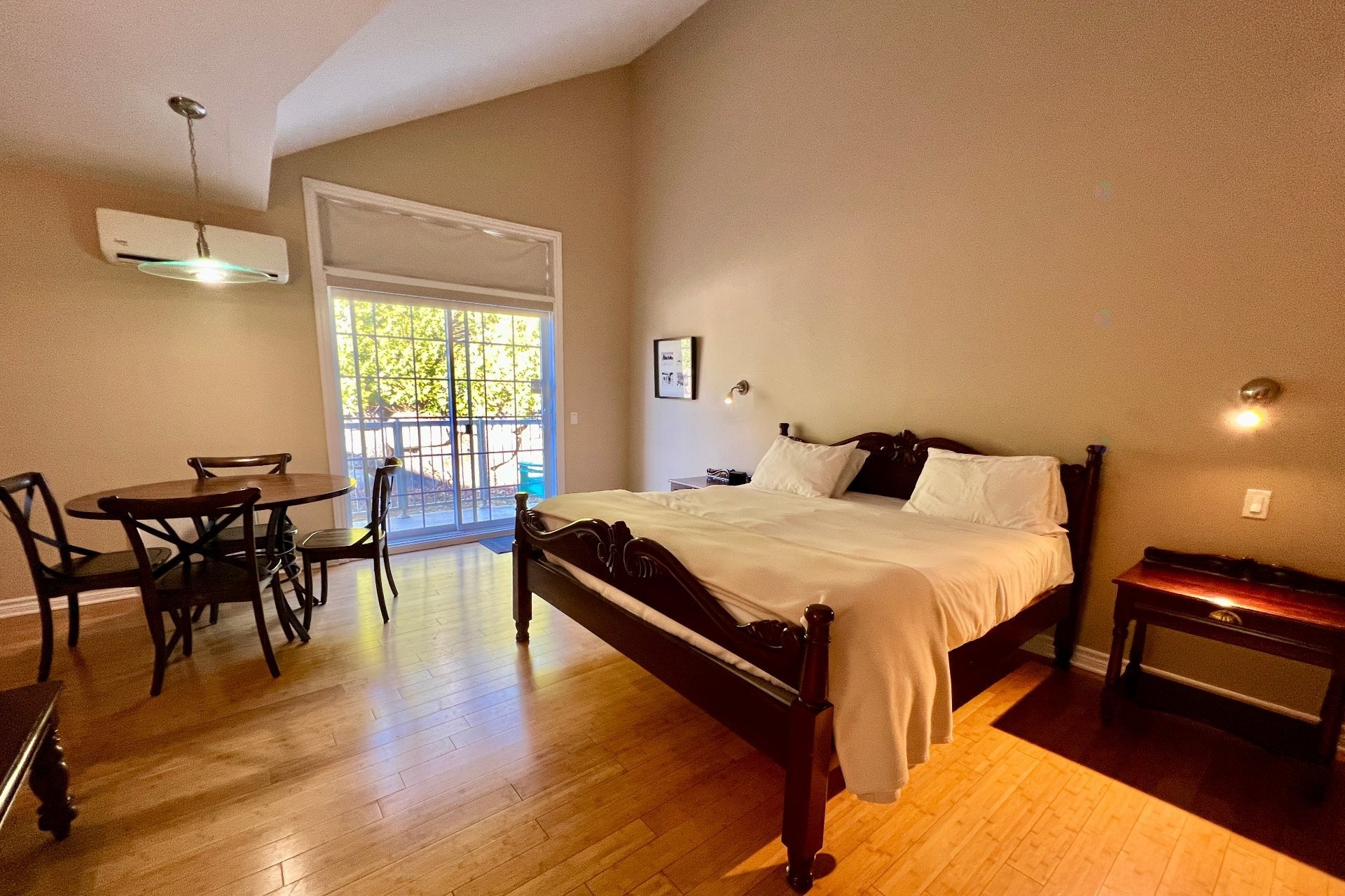 









500


Ch. des Frênes

, 206,
Piedmont,




QC
J0R1K0

