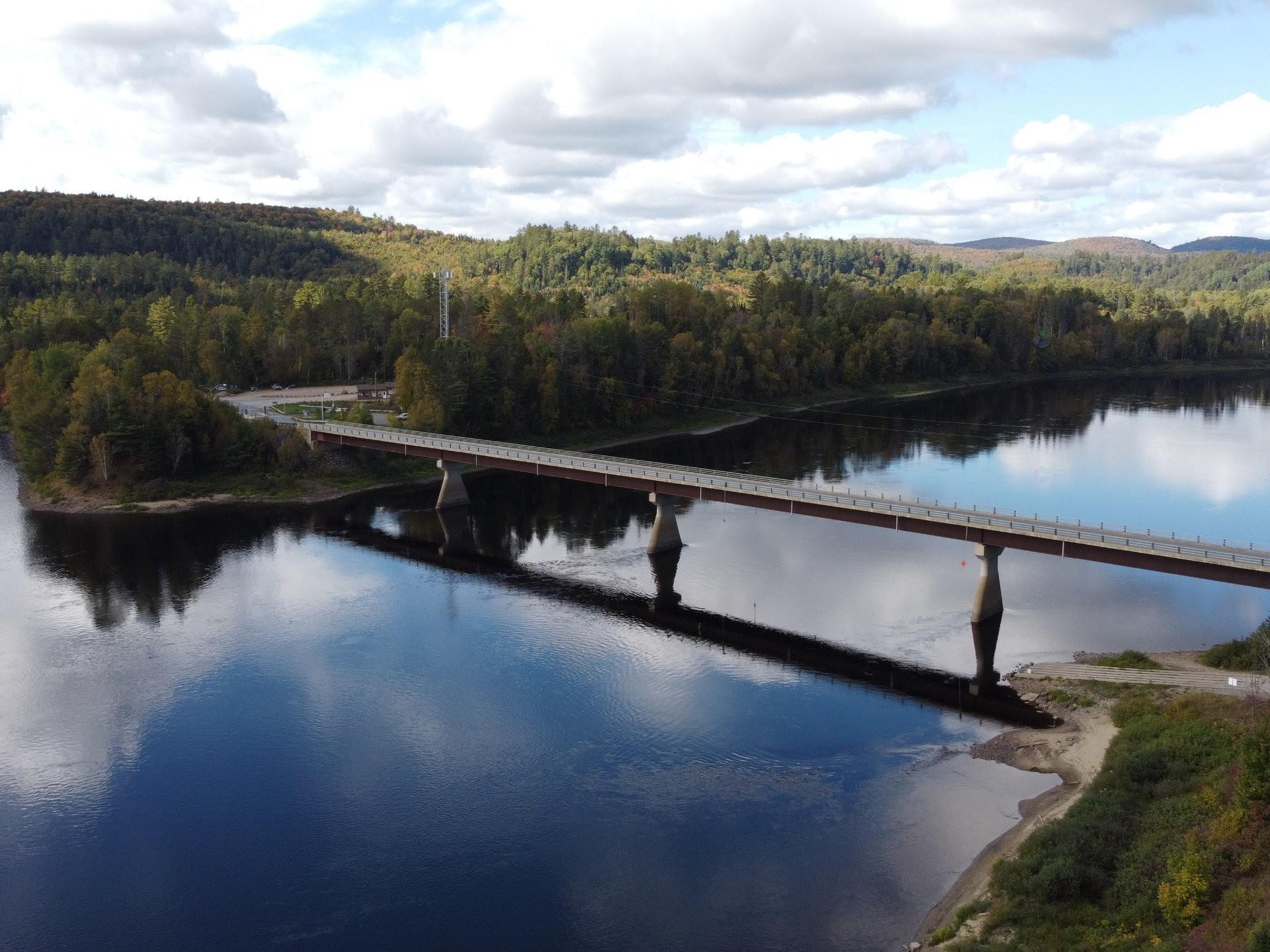 









394


Ch. des Bêtes-Puantes

,
Lac-Normand,







QC
G0X2C0

