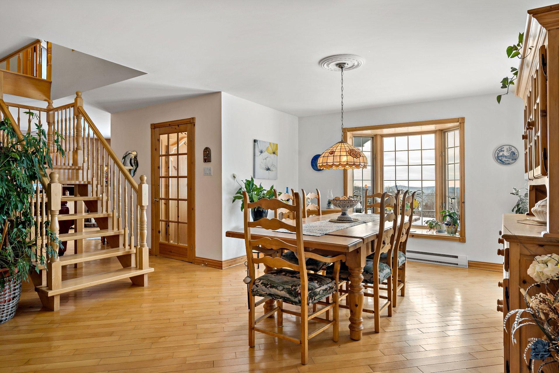 









2602


Ch. Brunet

,
Sainte-Agathe-des-Monts,




QC
J8C0Z7

