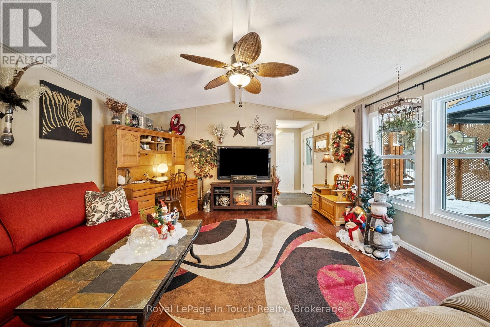 












7 - 5411 ELLIOTT SIDE ROAD

,
Tay,




Ontario
L4R4K3

