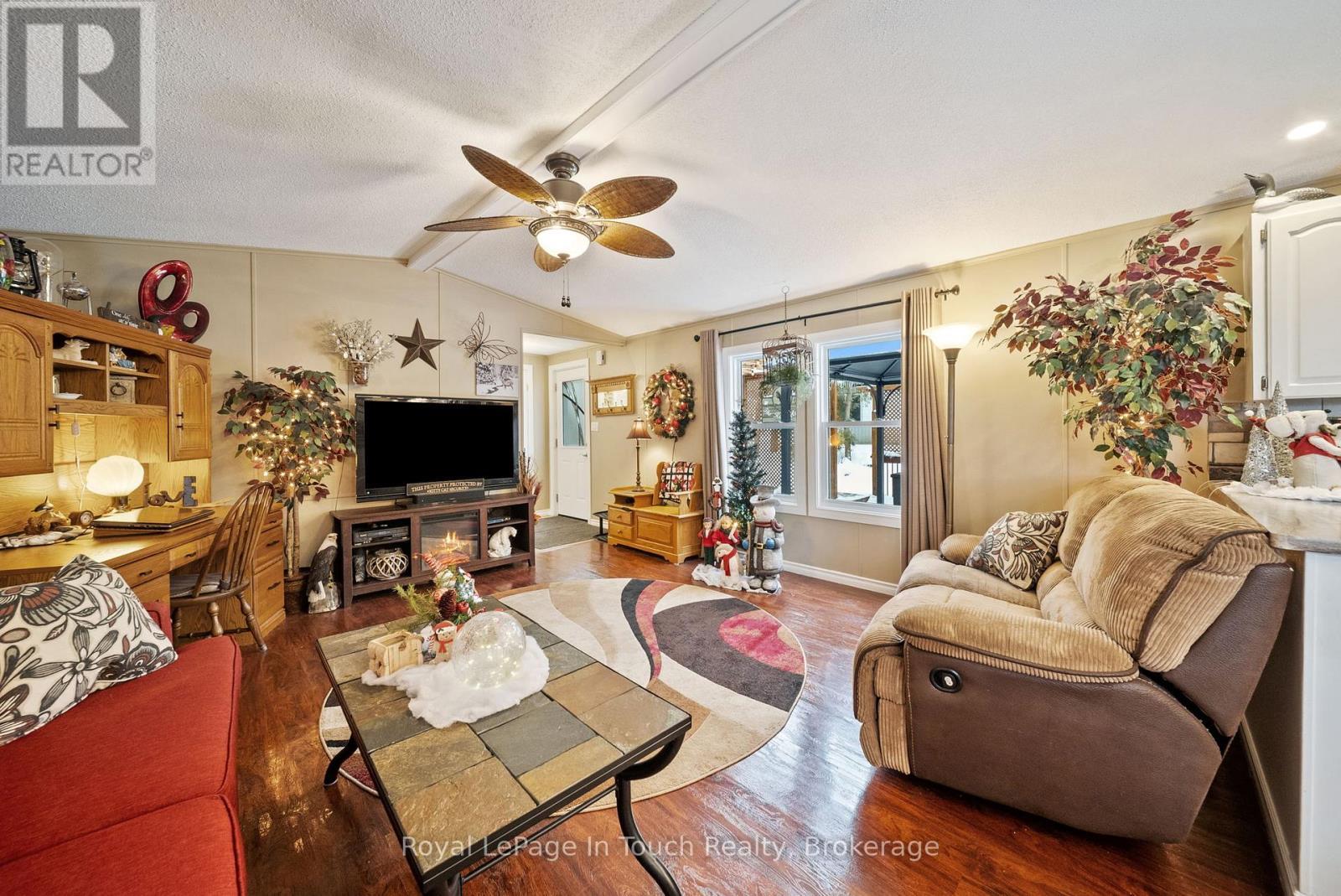 












7 - 5411 ELLIOTT SIDE ROAD

,
Tay,




Ontario
L4R4K3

