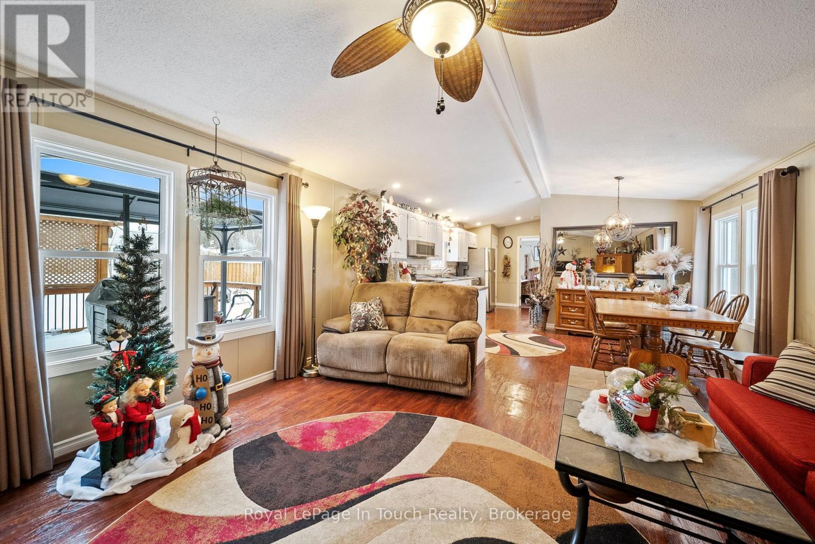 












7 - 5411 ELLIOTT SIDE ROAD

,
Tay,




Ontario
L4R4K3

