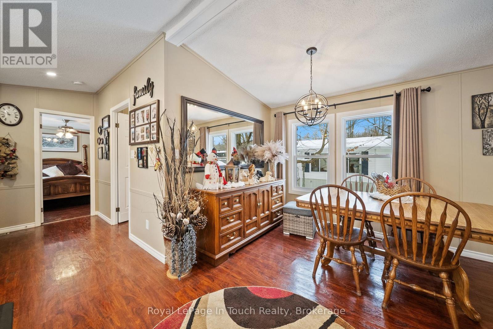 












7 - 5411 ELLIOTT SIDE ROAD

,
Tay,




Ontario
L4R4K3

