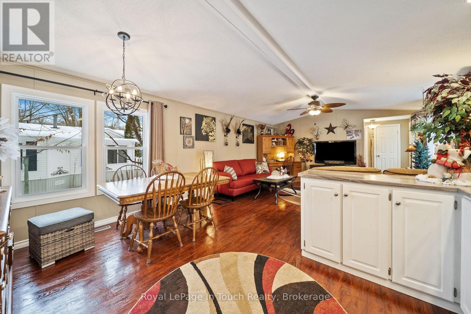 












7 - 5411 ELLIOTT SIDE ROAD

,
Tay,




Ontario
L4R4K3

