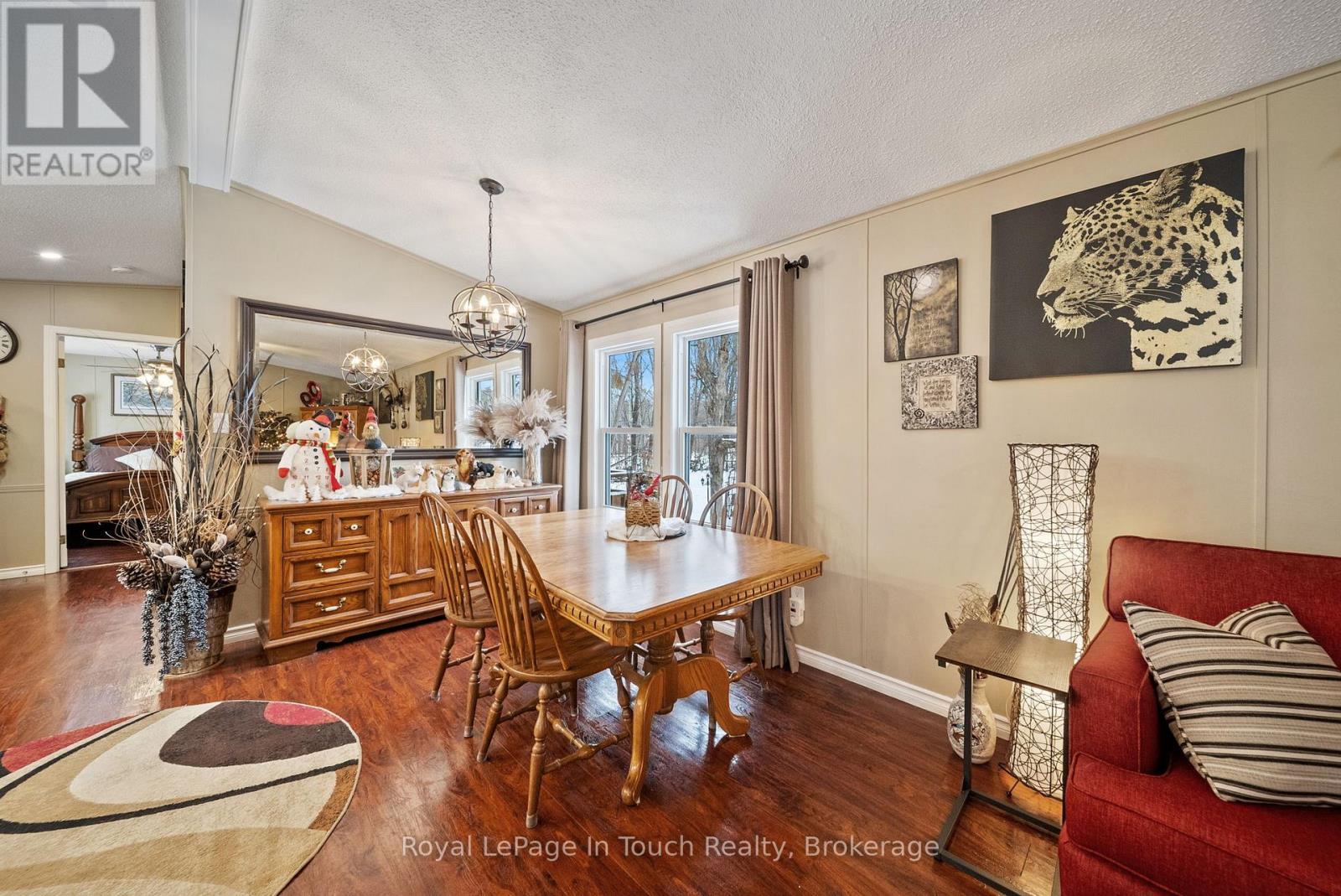 












7 - 5411 ELLIOTT SIDE ROAD

,
Tay,




Ontario
L4R4K3

