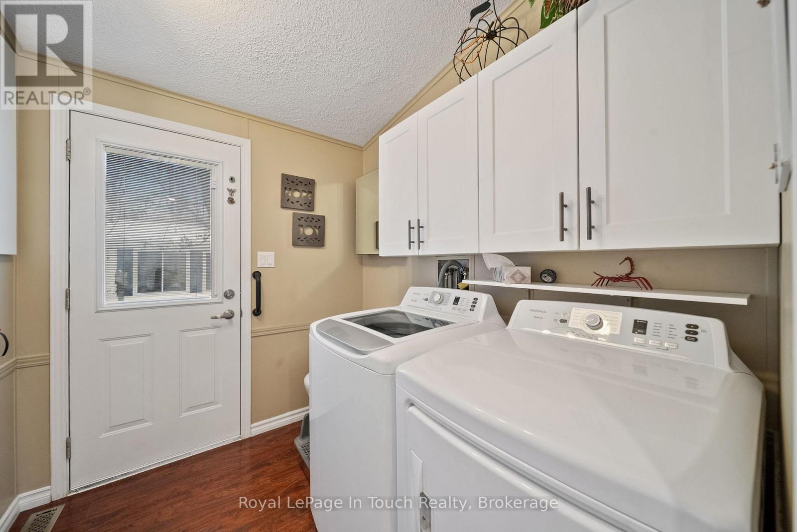 












7 - 5411 ELLIOTT SIDE ROAD

,
Tay,




Ontario
L4R4K3

