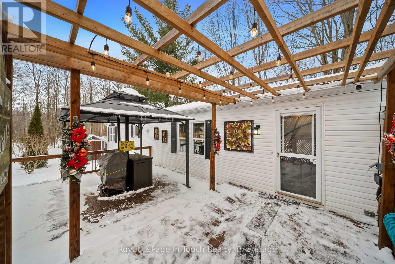 












7 - 5411 ELLIOTT SIDE ROAD

,
Tay,




Ontario
L4R4K3

