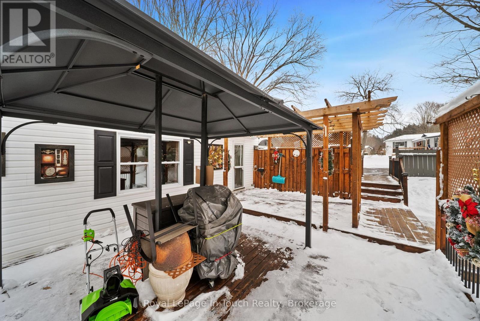 












7 - 5411 ELLIOTT SIDE ROAD

,
Tay,




Ontario
L4R4K3

