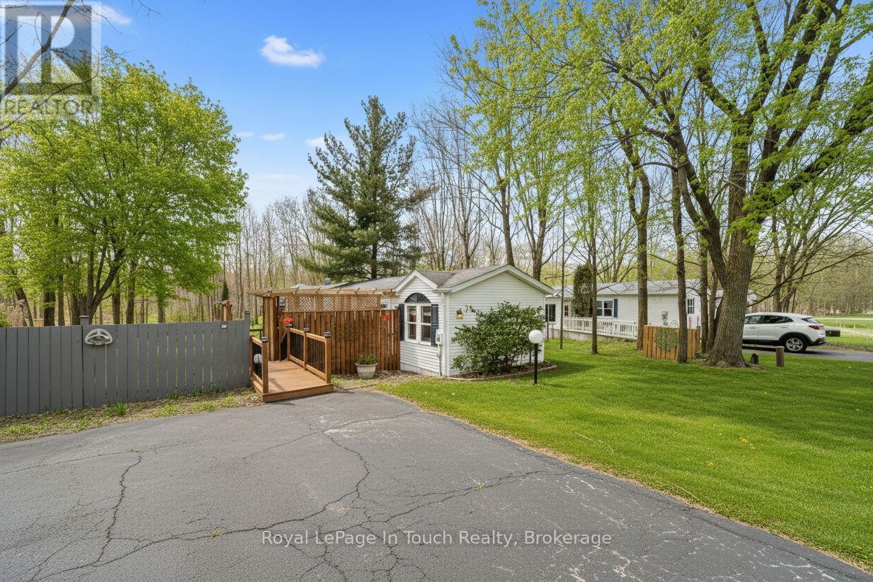 












7 - 5411 ELLIOTT SIDE ROAD

,
Tay,




Ontario
L4R4K3

