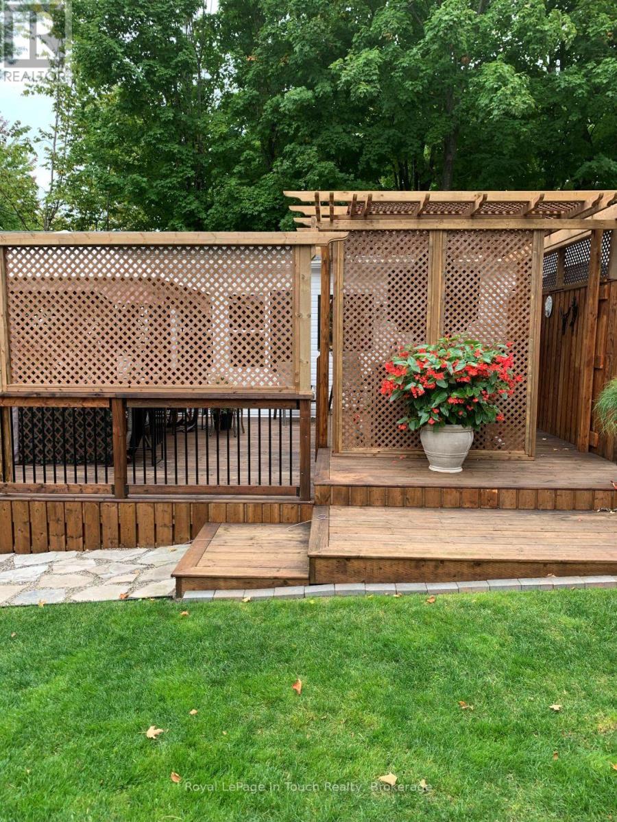 












7 - 5411 ELLIOTT SIDE ROAD

,
Tay,




Ontario
L4R4K3

