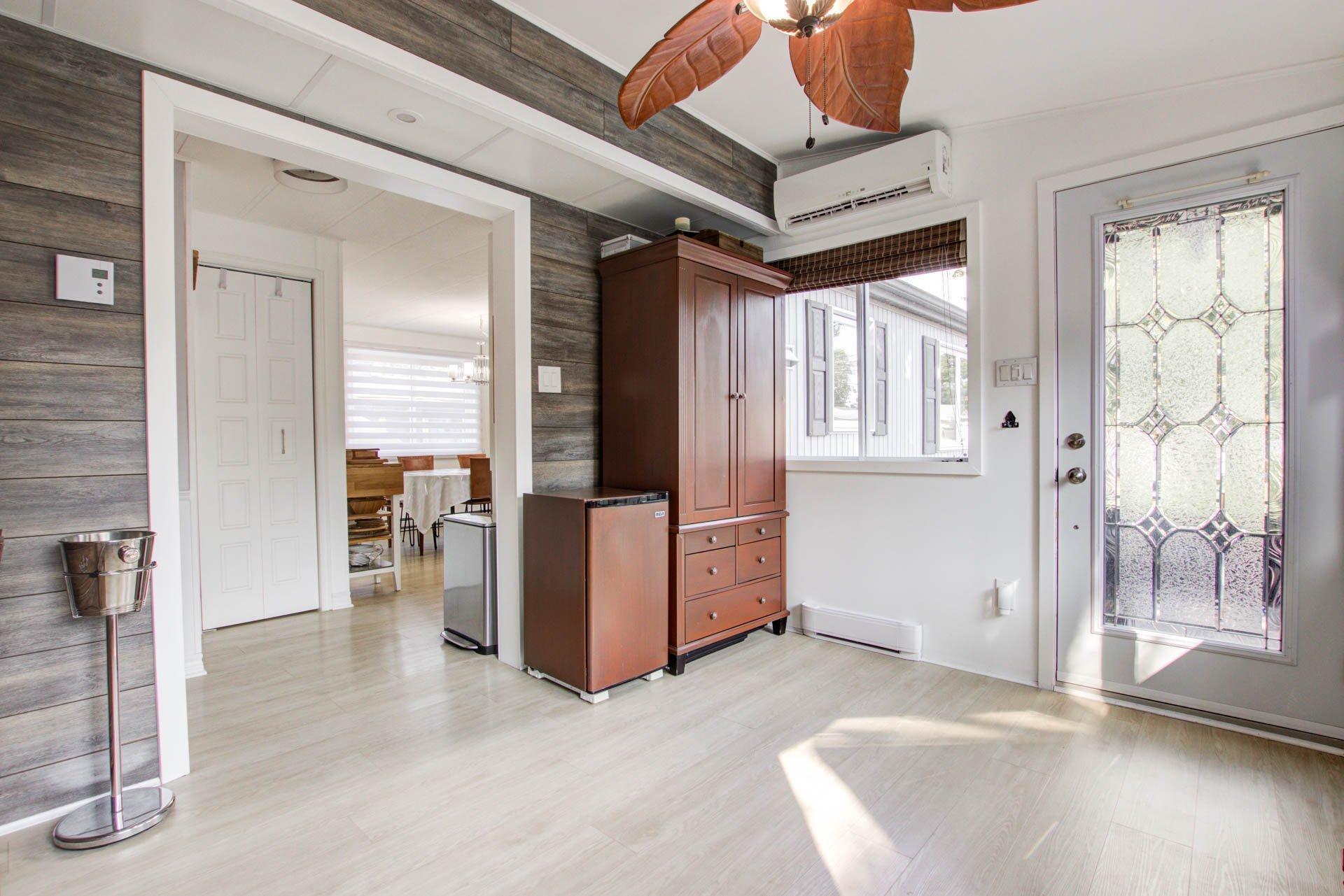 









3950


Boul. Sir-Wilfrid-Laurier

, 250,
Longueuil (Saint-Hubert),




QC
J3Y5Y9

