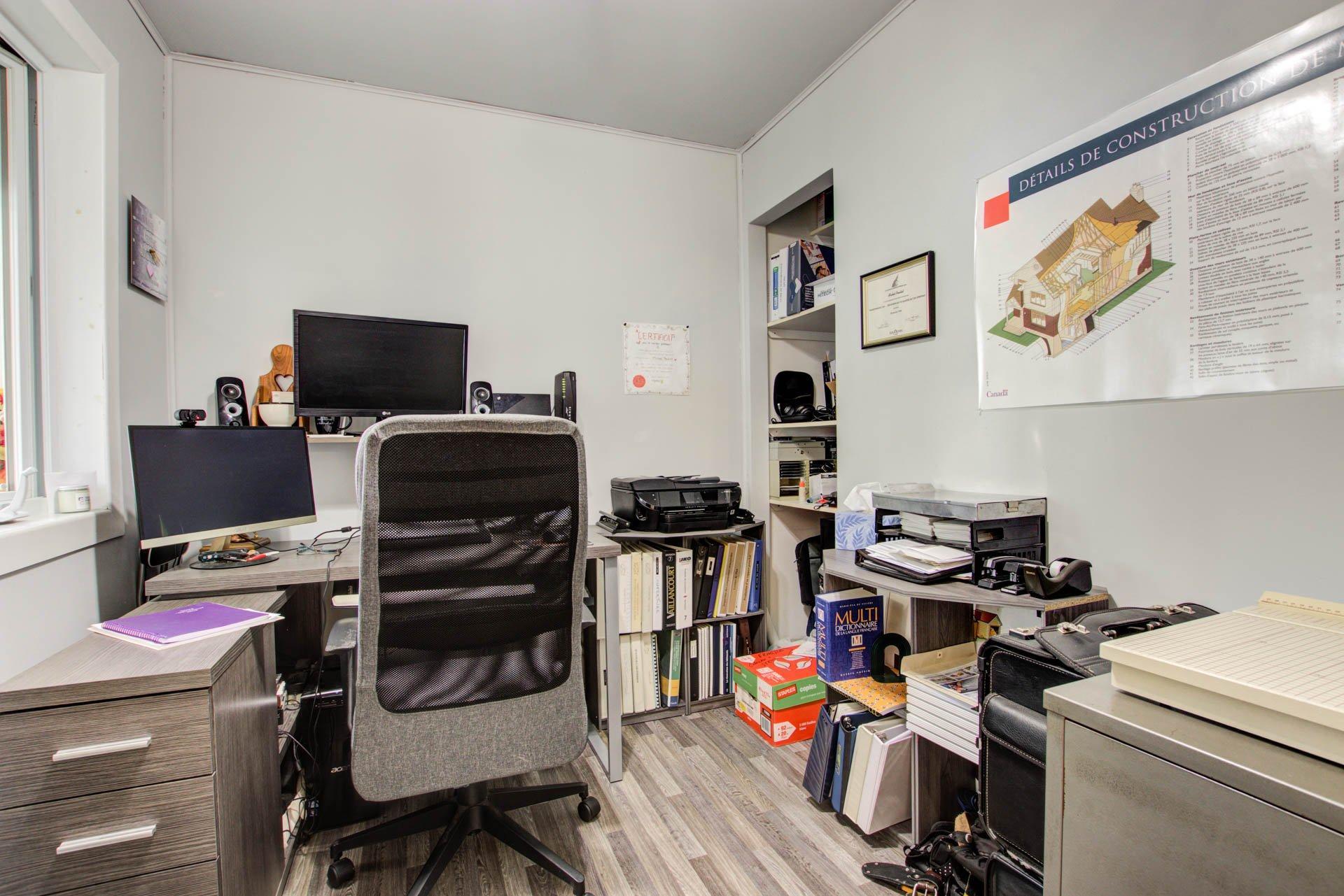 









3950


Boul. Sir-Wilfrid-Laurier

, 250,
Longueuil (Saint-Hubert),




QC
J3Y5Y9

