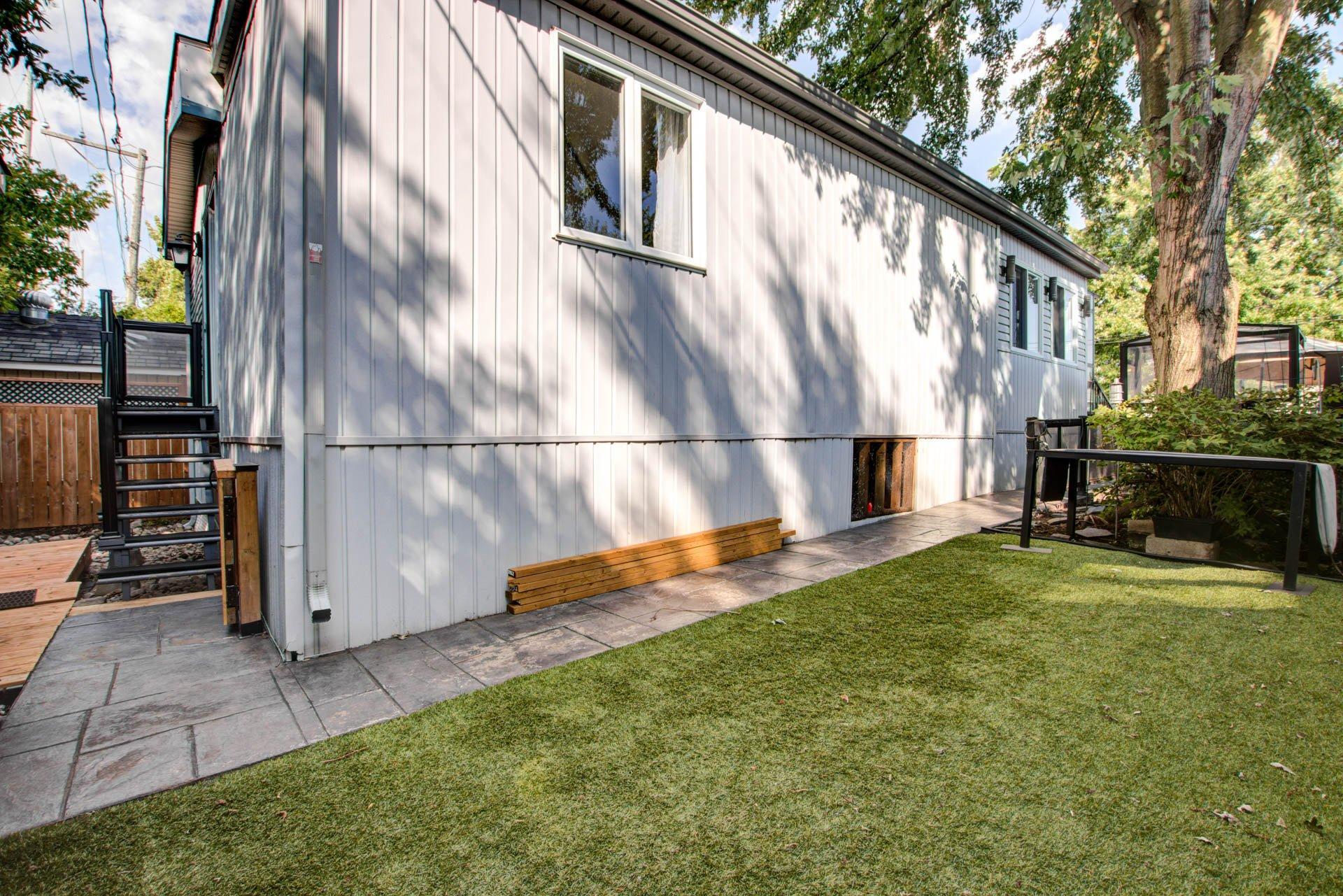 









3950


Boul. Sir-Wilfrid-Laurier

, 250,
Longueuil (Saint-Hubert),




QC
J3Y5Y9

