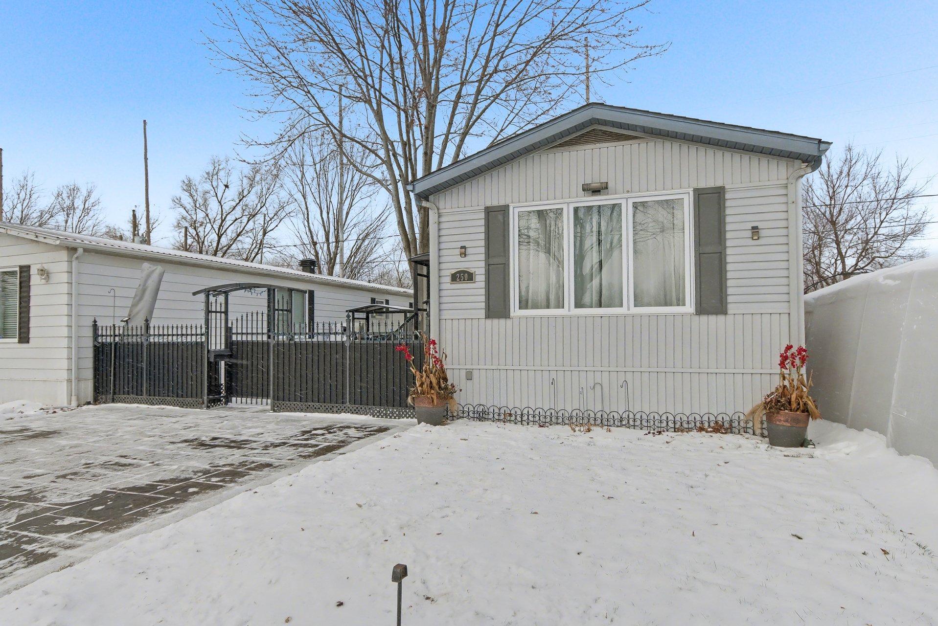 









3950


Boul. Sir-Wilfrid-Laurier

, 250,
Longueuil (Saint-Hubert),




QC
J3Y5Y9

