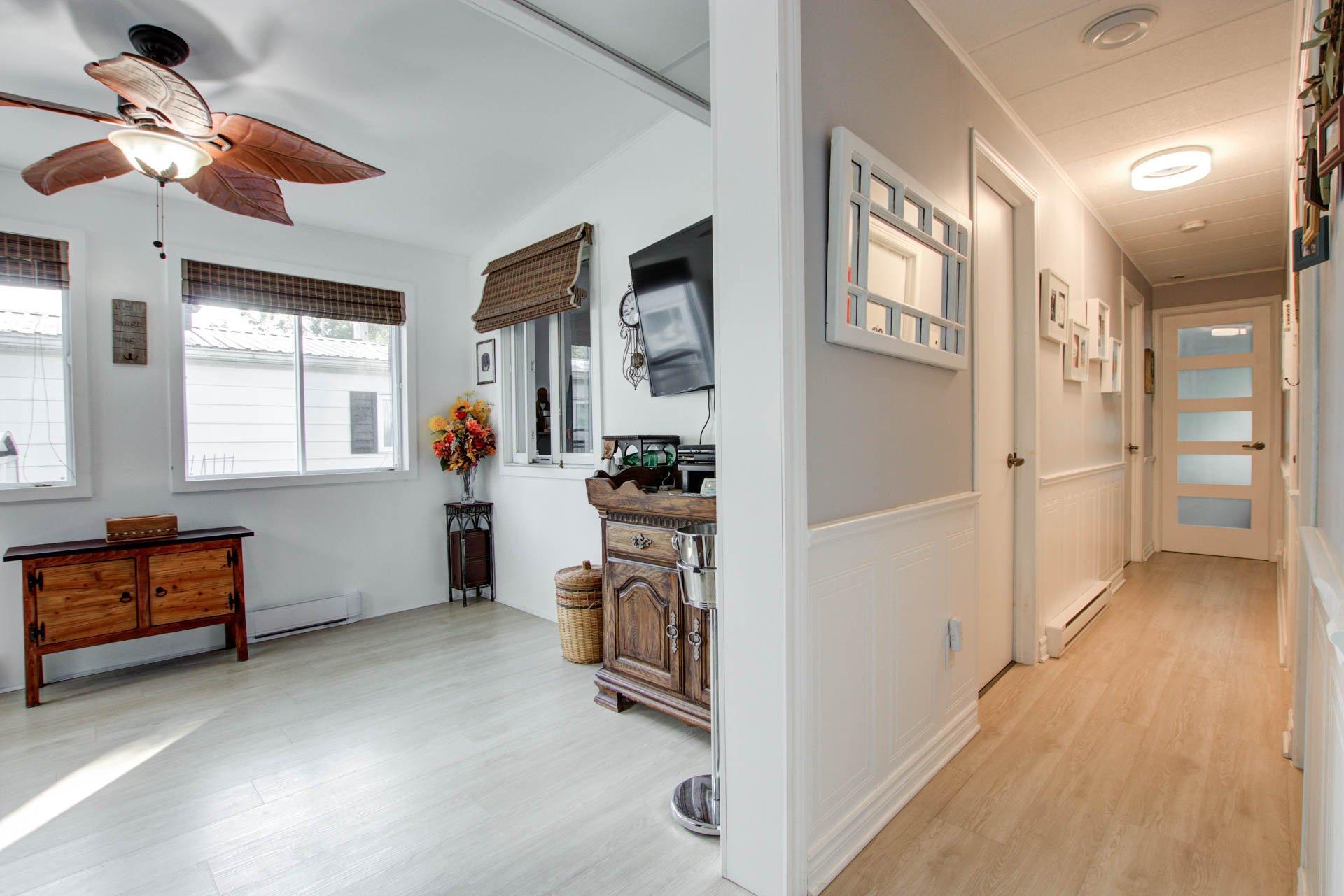 









3950


Boul. Sir-Wilfrid-Laurier

, 250,
Longueuil (Saint-Hubert),




QC
J3Y5Y9

