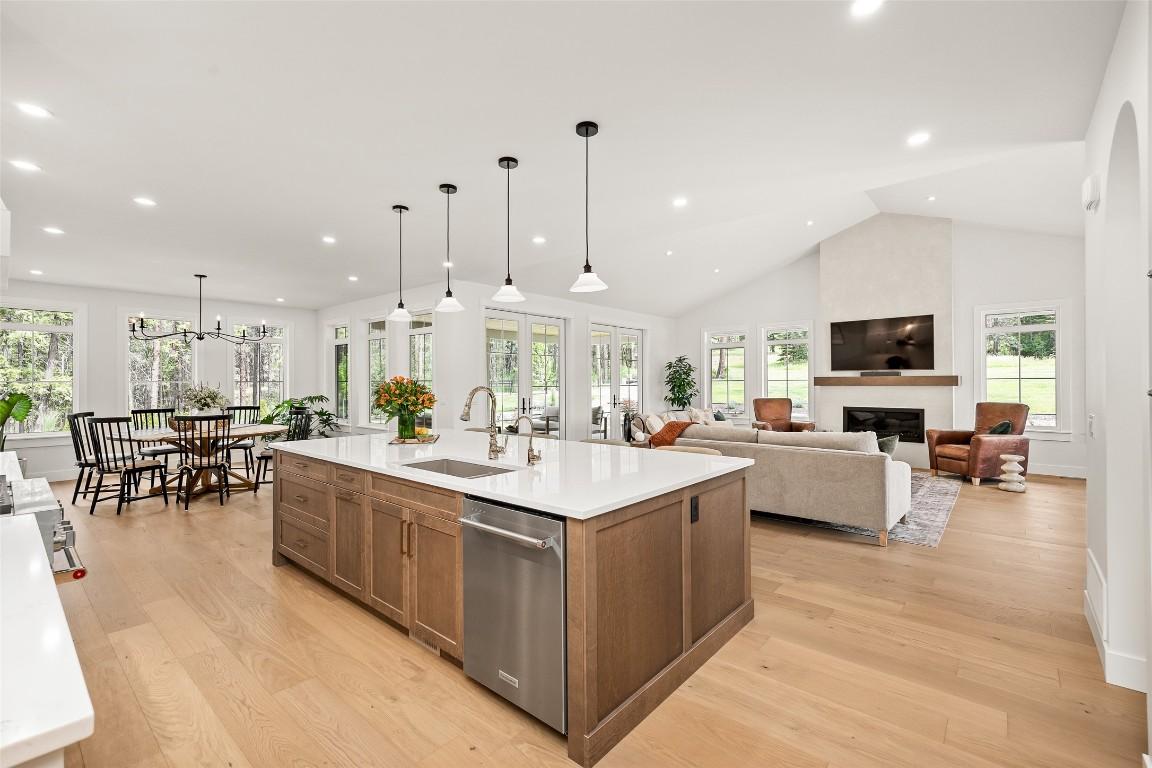 









4135


June Springs

Road,
Kelowna,




BC
V1W 4C9

