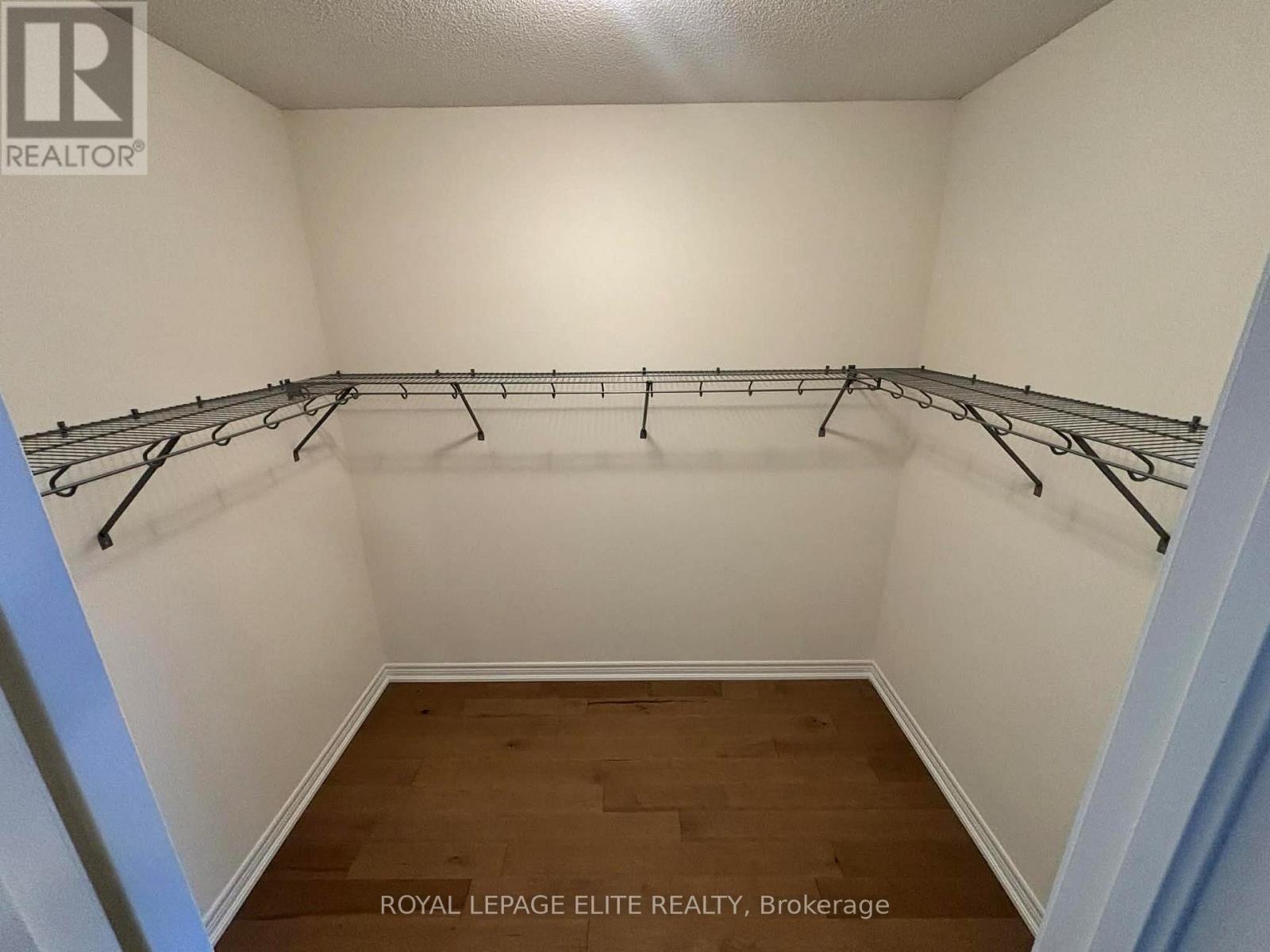 












23 ADDISON STREET

,
Caledon,




Ontario
L7C4P6

