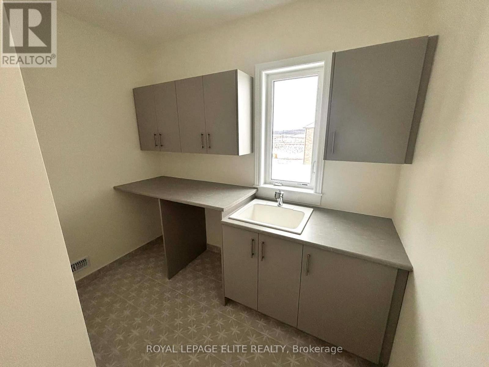 












23 ADDISON STREET

,
Caledon,




Ontario
L7C4P6

