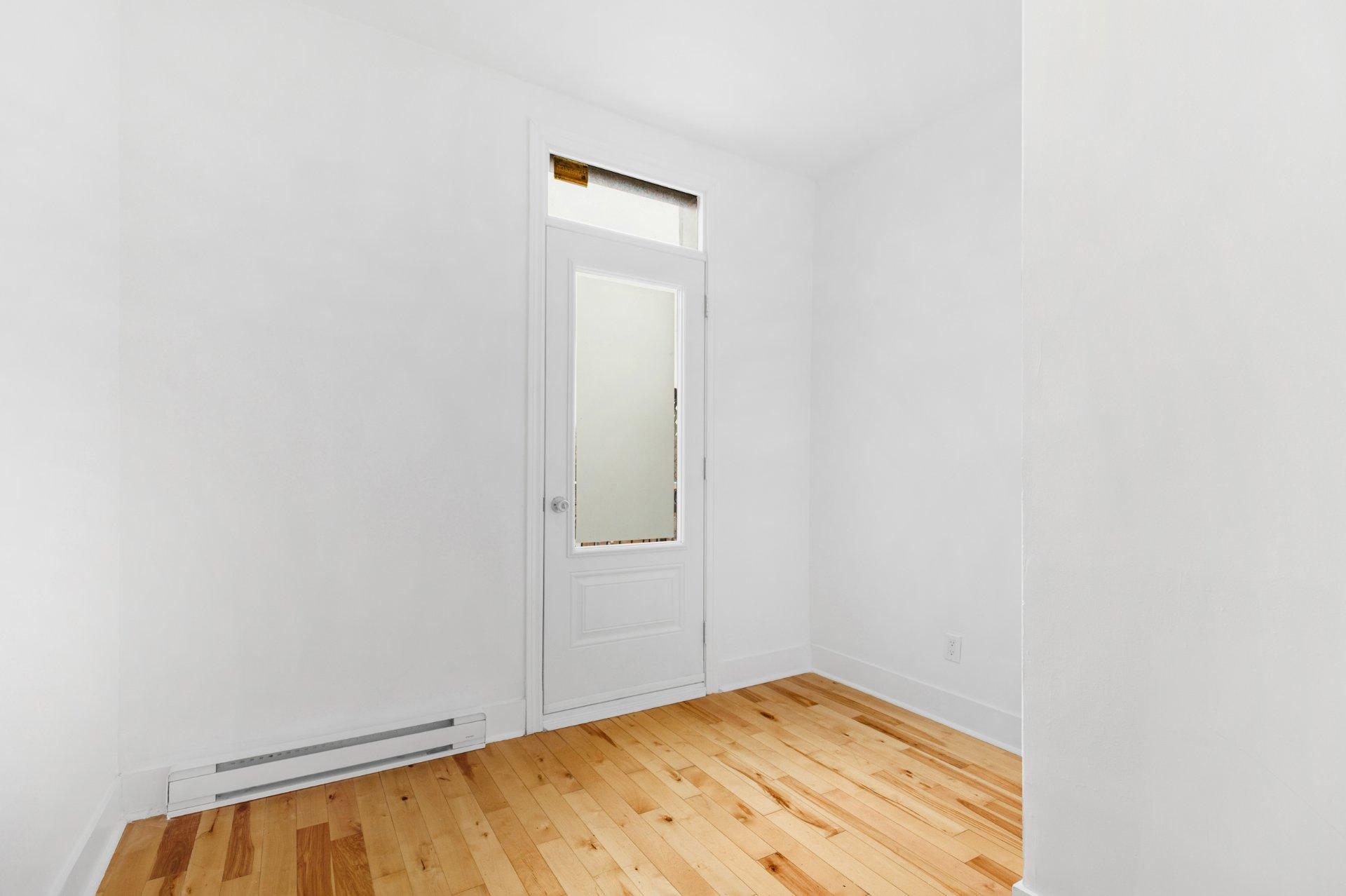 









1908


Rue St-Clément

,
Montréal (Mercier/Hochelaga-Maisonneuve),




QC
H1V3E6

