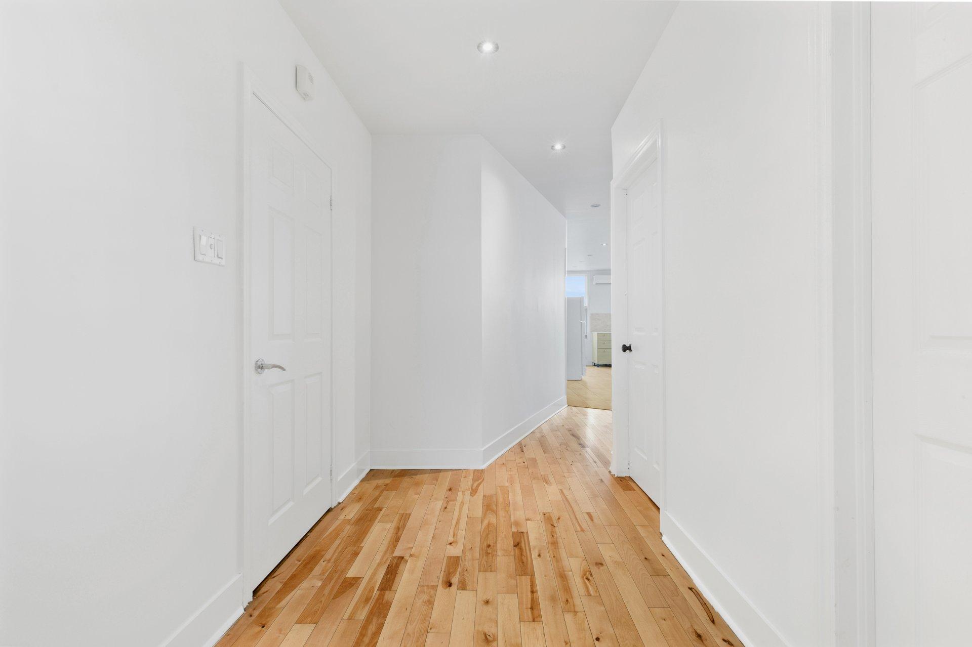 









1908


Rue St-Clément

,
Montréal (Mercier/Hochelaga-Maisonneuve),




QC
H1V3E6

