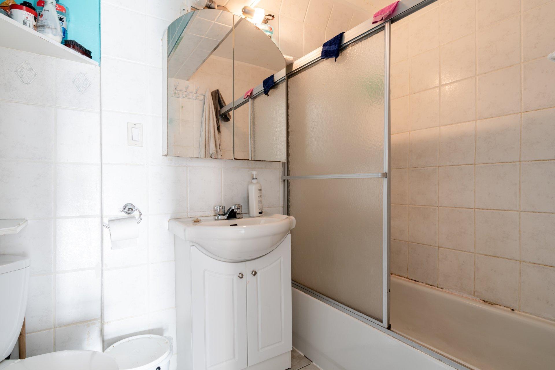 









21

 - 21C


Rue Tourangeau O.

,
Laval (Laval-des-Rapides),




QC
H7N2B6

