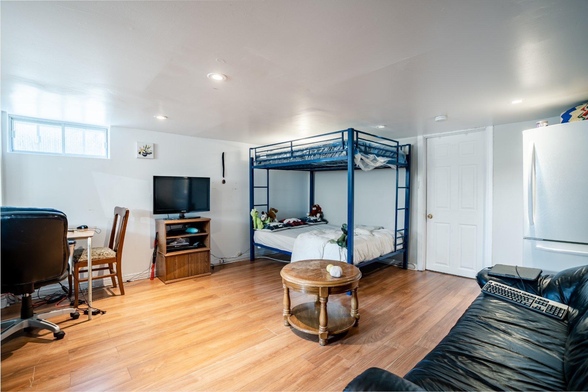 









21

 - 21C


Rue Tourangeau O.

,
Laval (Laval-des-Rapides),




QC
H7N2B6

