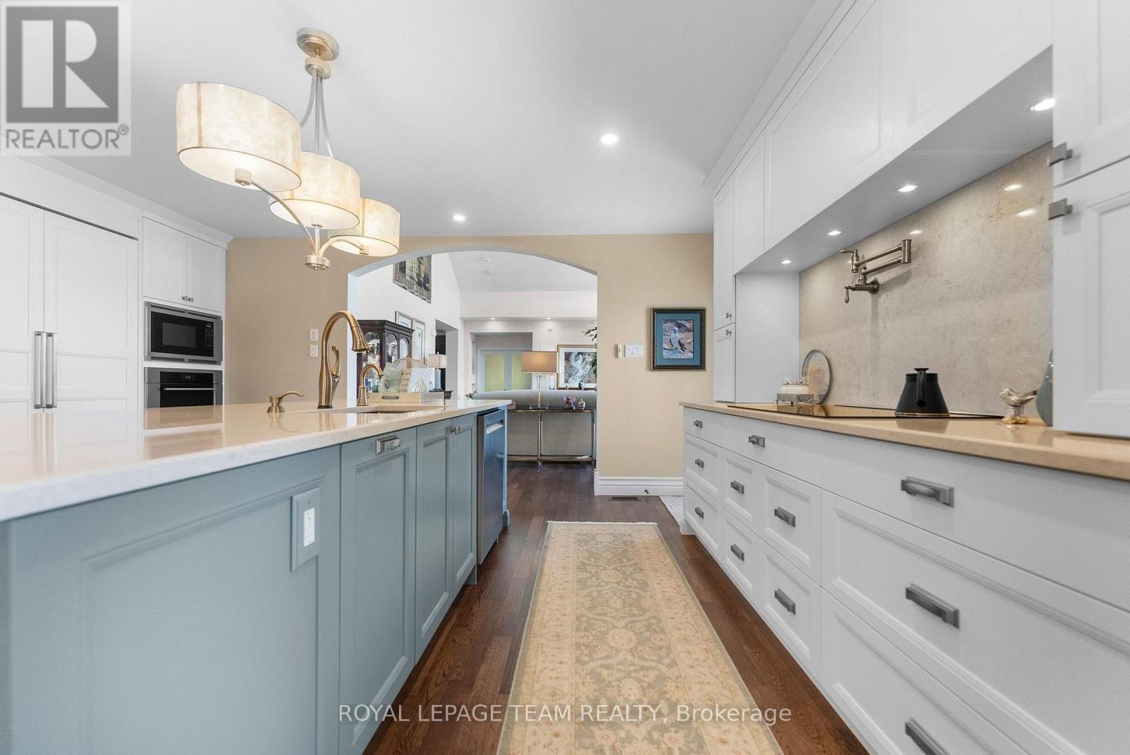 












2803 CENTENNIAL LAKE ROAD

,
Greater Madawaska,




Ontario
K0J1H0

