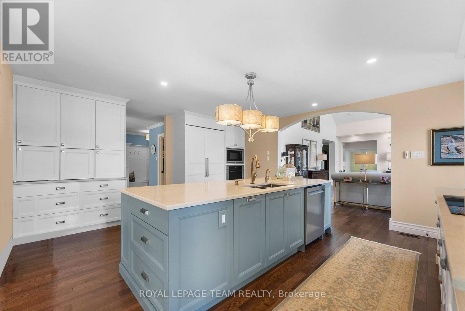 












2803 CENTENNIAL LAKE ROAD

,
Greater Madawaska,




Ontario
K0J1H0

