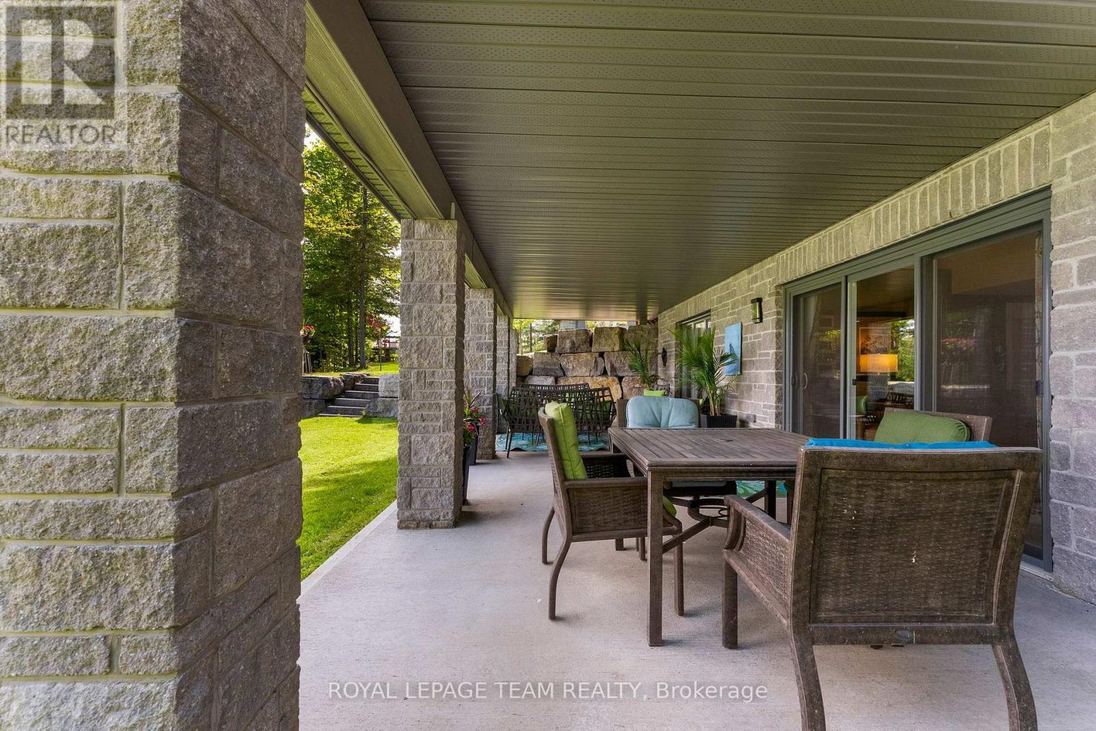 












2803 CENTENNIAL LAKE ROAD

,
Greater Madawaska,




Ontario
K0J1H0

