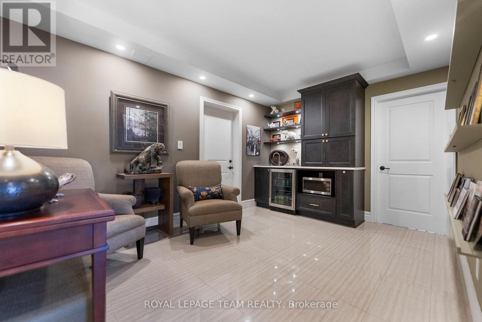 












2803 CENTENNIAL LAKE ROAD

,
Greater Madawaska,




Ontario
K0J1H0

