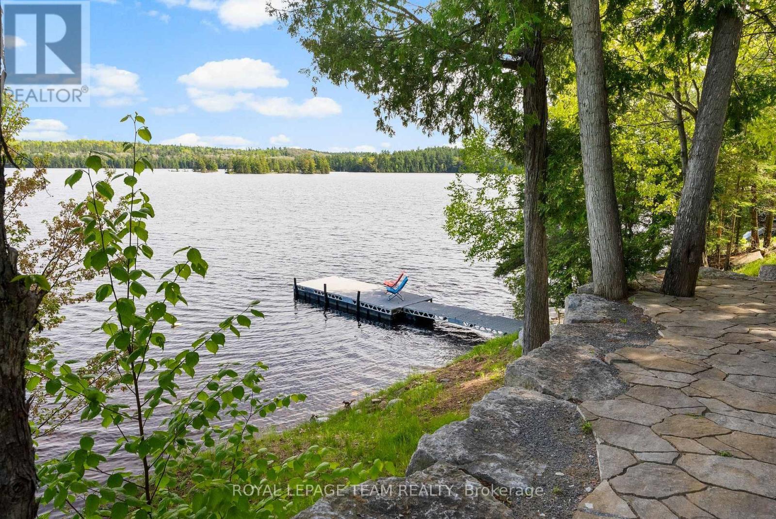 












2803 CENTENNIAL LAKE ROAD

,
Greater Madawaska,




Ontario
K0J1H0

