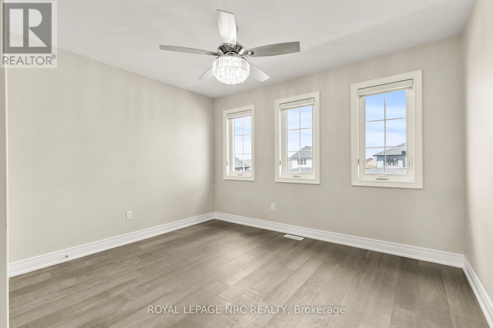 












25 AUTUMN AVENUE

,
Thorold,




Ontario
L2V0H2


