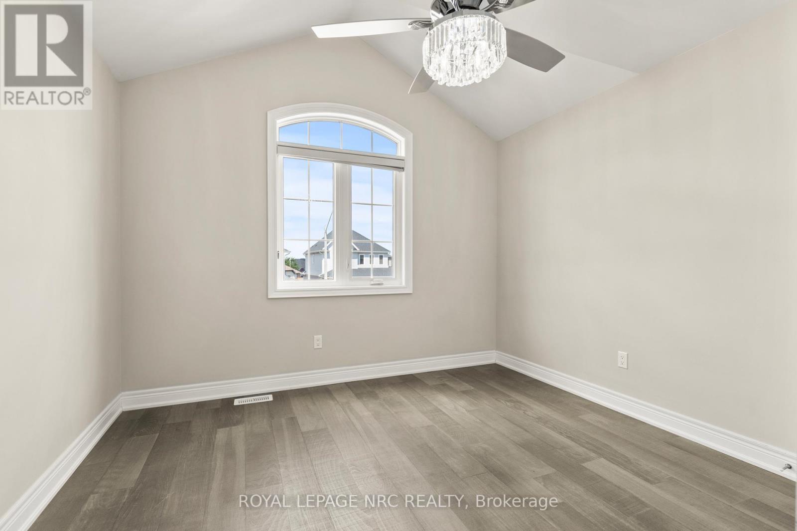 












25 AUTUMN AVENUE

,
Thorold,




Ontario
L2V0H2

