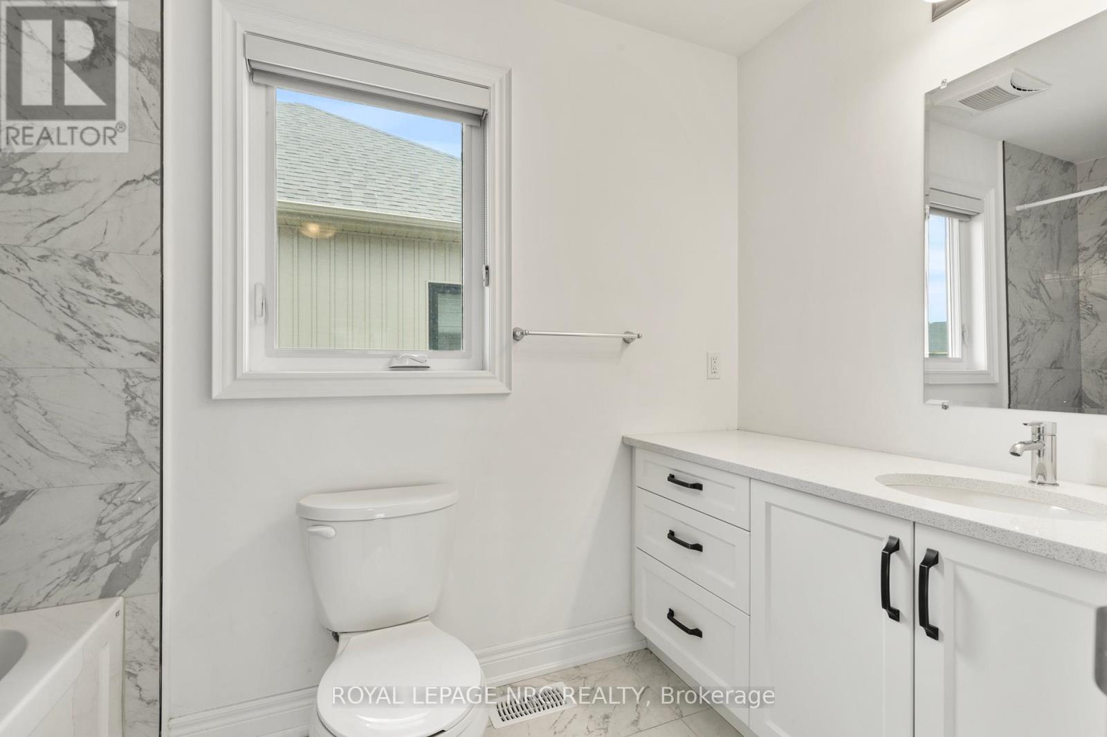 












25 AUTUMN AVENUE

,
Thorold,




Ontario
L2V0H2

