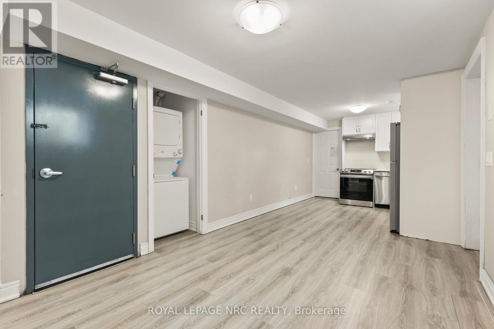 












25 AUTUMN AVENUE

,
Thorold,




Ontario
L2V0H2

