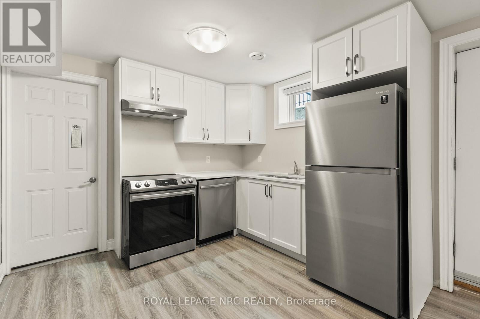 












25 AUTUMN AVENUE

,
Thorold,




Ontario
L2V0H2

