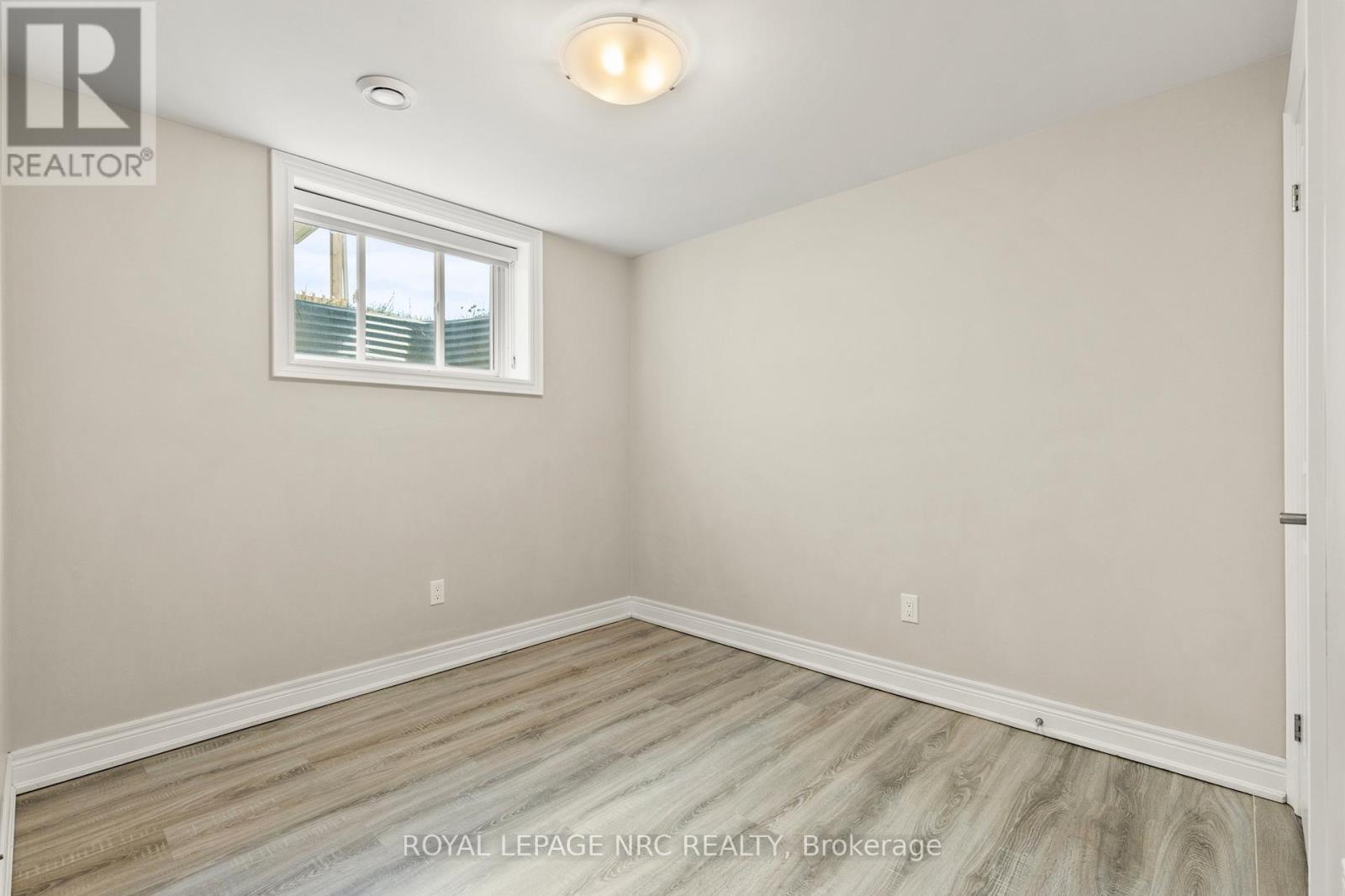 












25 AUTUMN AVENUE

,
Thorold,




Ontario
L2V0H2


