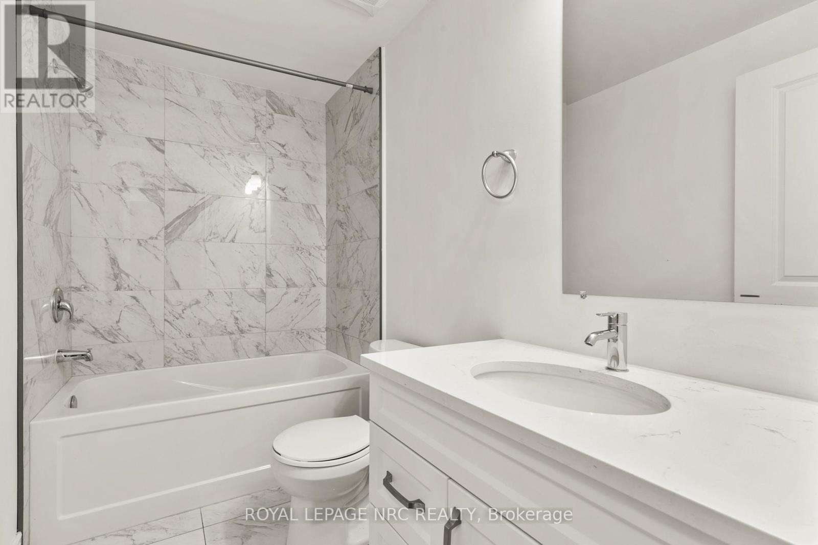 












25 AUTUMN AVENUE

,
Thorold,




Ontario
L2V0H2

