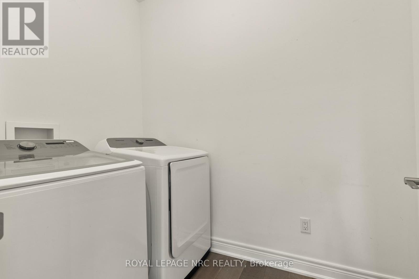 












25 AUTUMN AVENUE

,
Thorold,




Ontario
L2V0H2

