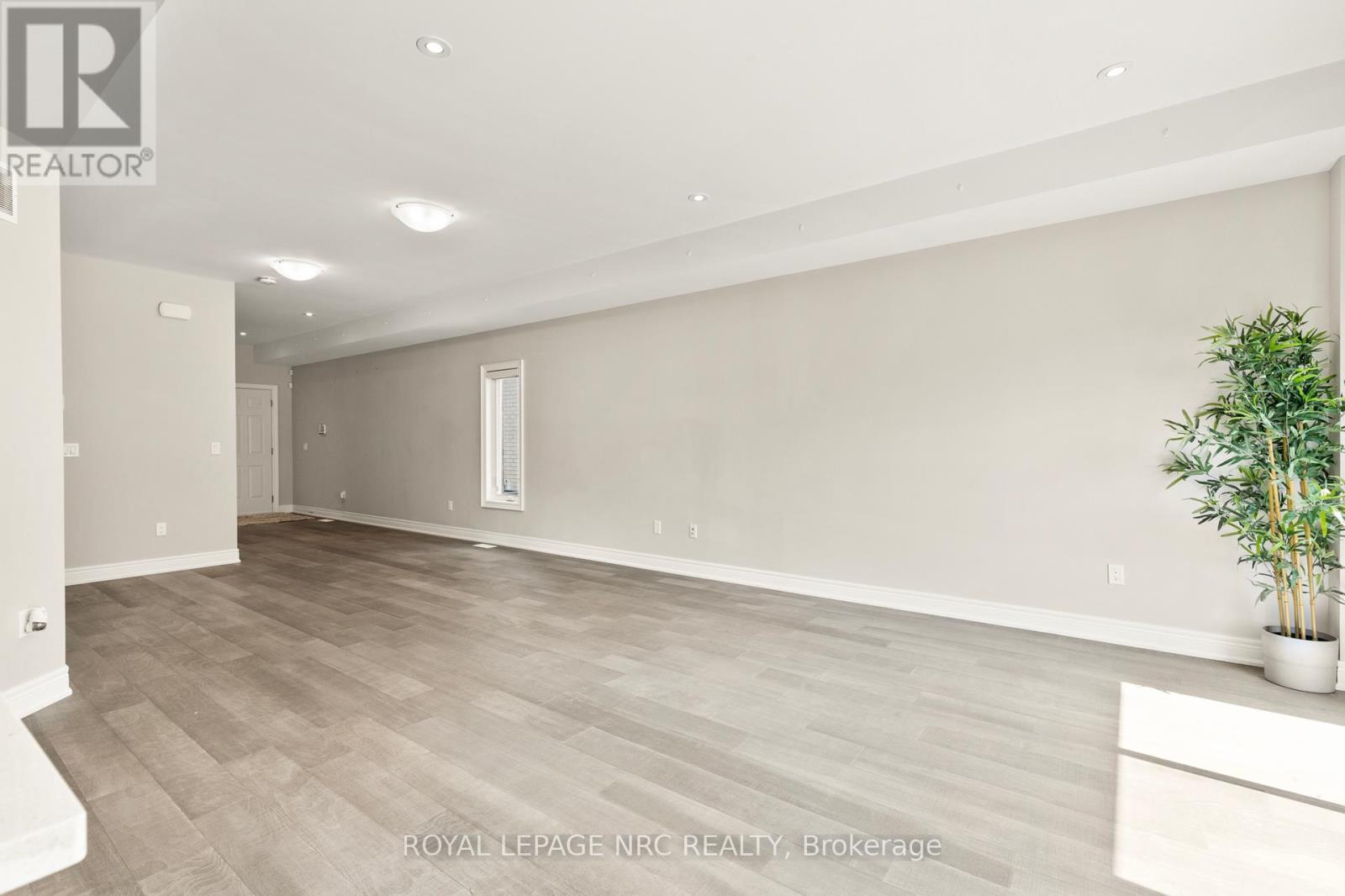 












25 AUTUMN AVENUE

,
Thorold,




Ontario
L2V0H2

