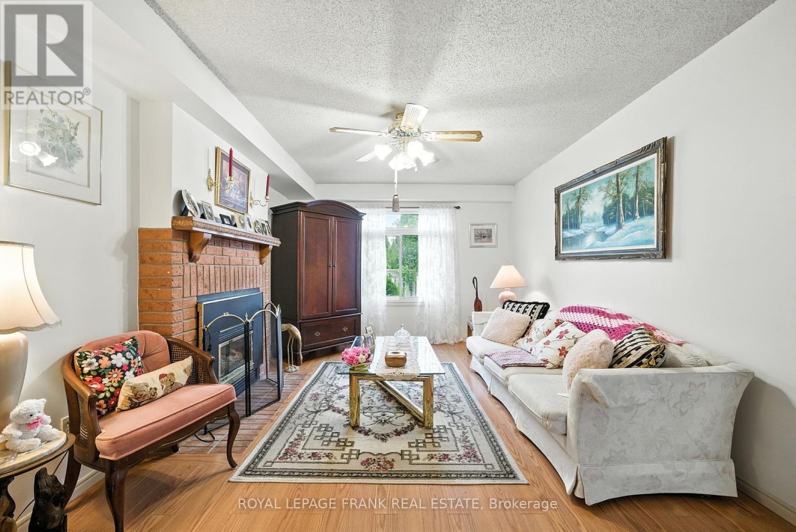 












4 SYLVESTER DRIVE

,
Kawartha Lakes (Lindsay),




Ontario
K9V6E7

