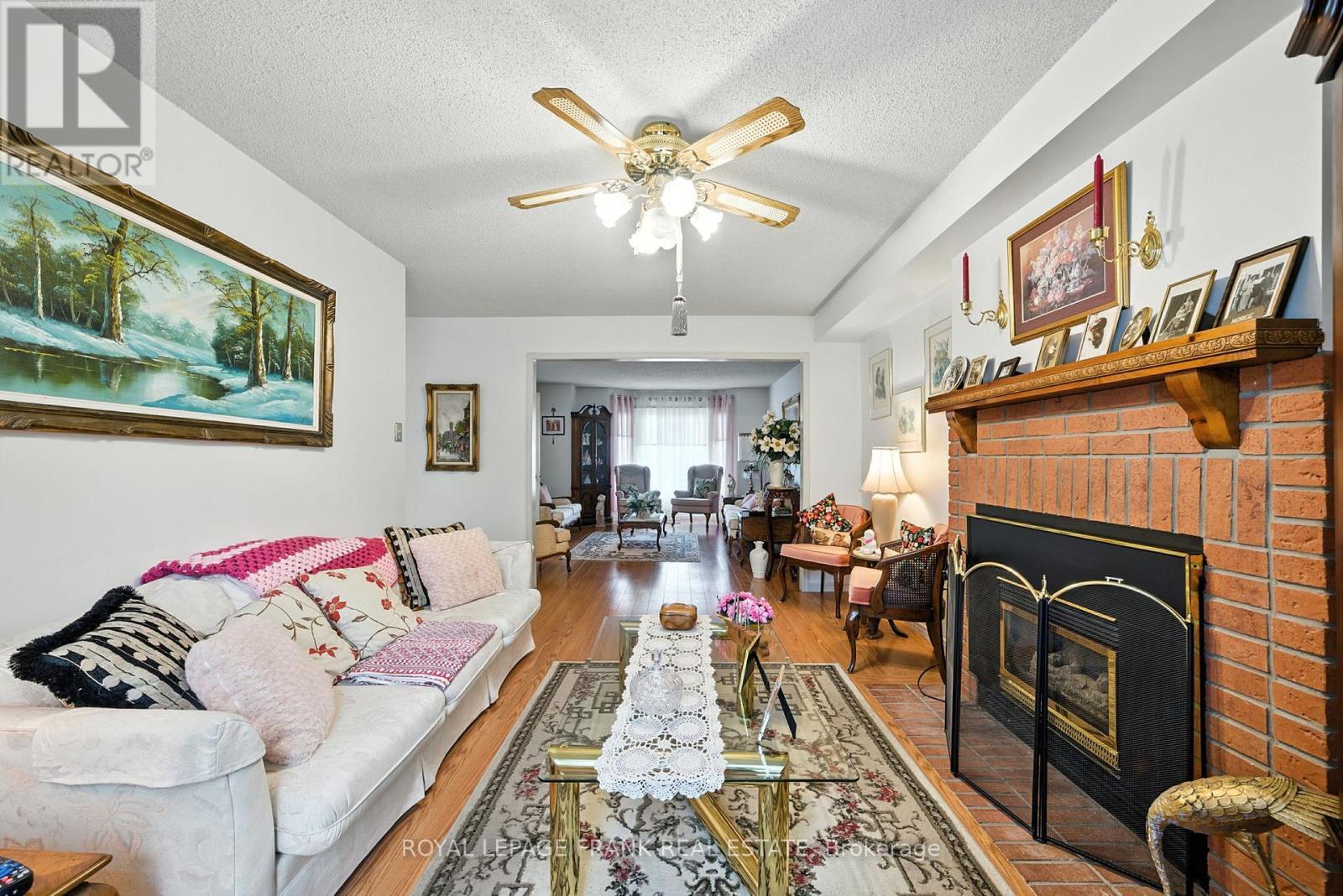 












4 SYLVESTER DRIVE

,
Kawartha Lakes (Lindsay),




Ontario
K9V6E7

