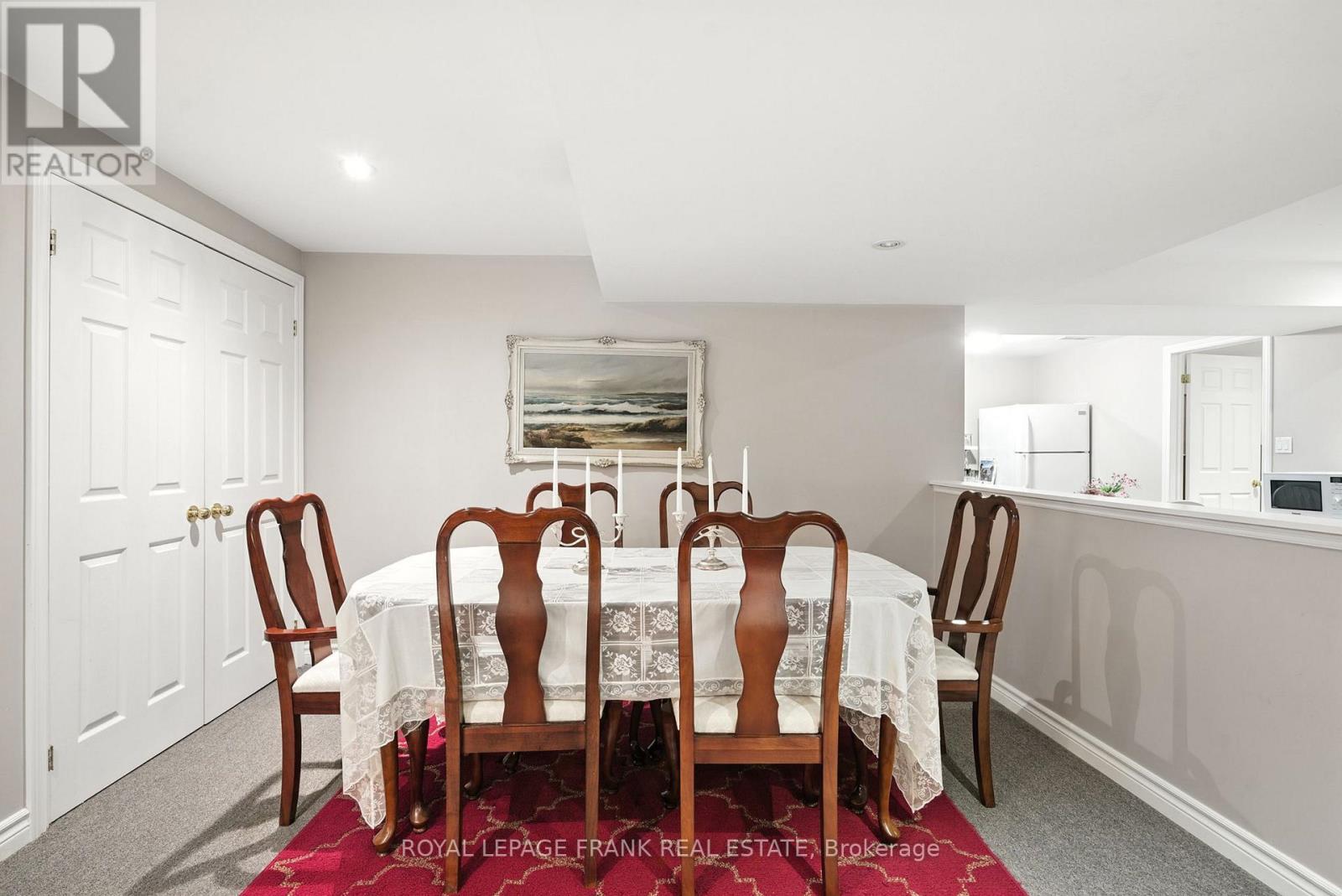 












4 SYLVESTER DRIVE

,
Kawartha Lakes (Lindsay),




Ontario
K9V6E7

