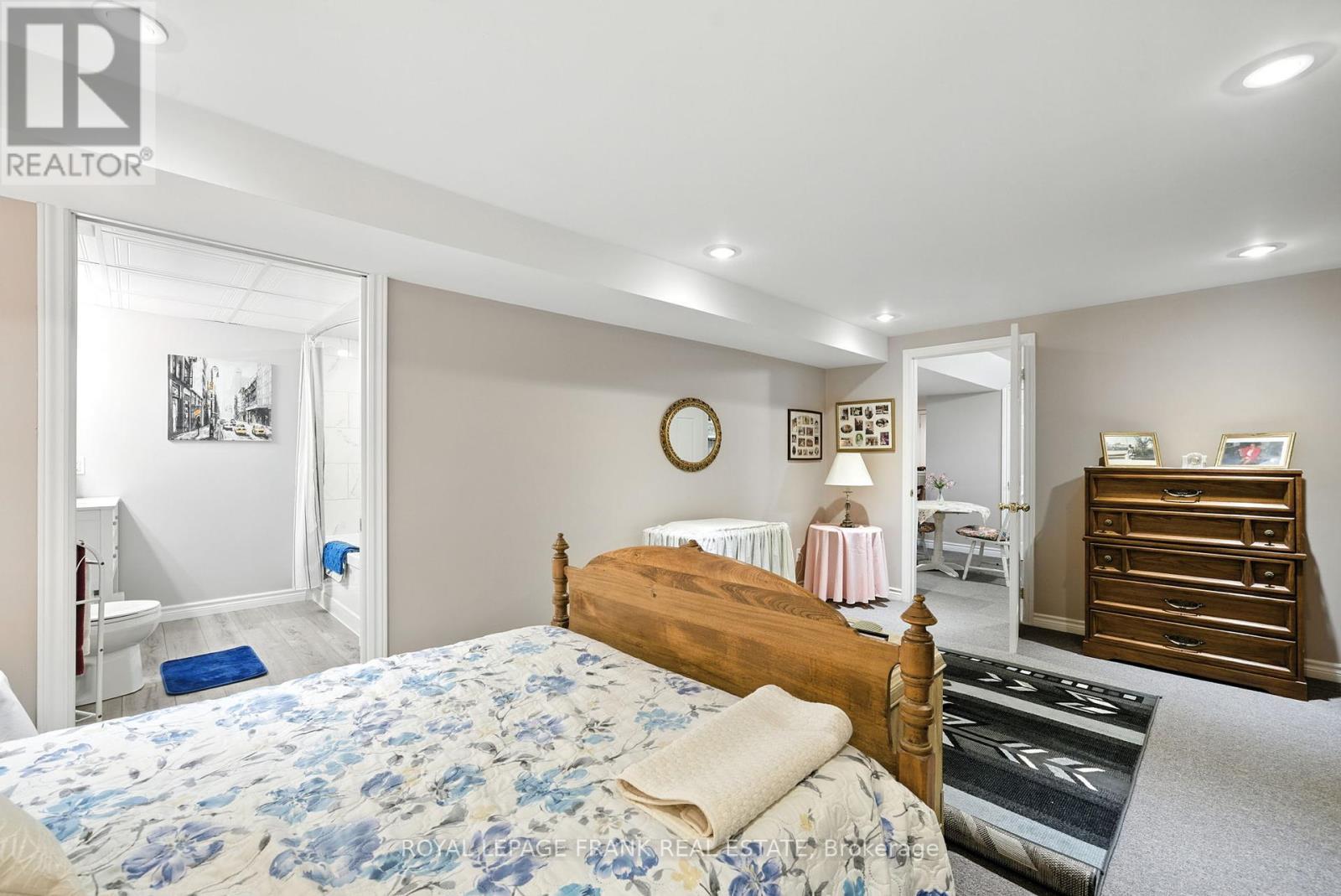 












4 SYLVESTER DRIVE

,
Kawartha Lakes (Lindsay),




Ontario
K9V6E7

