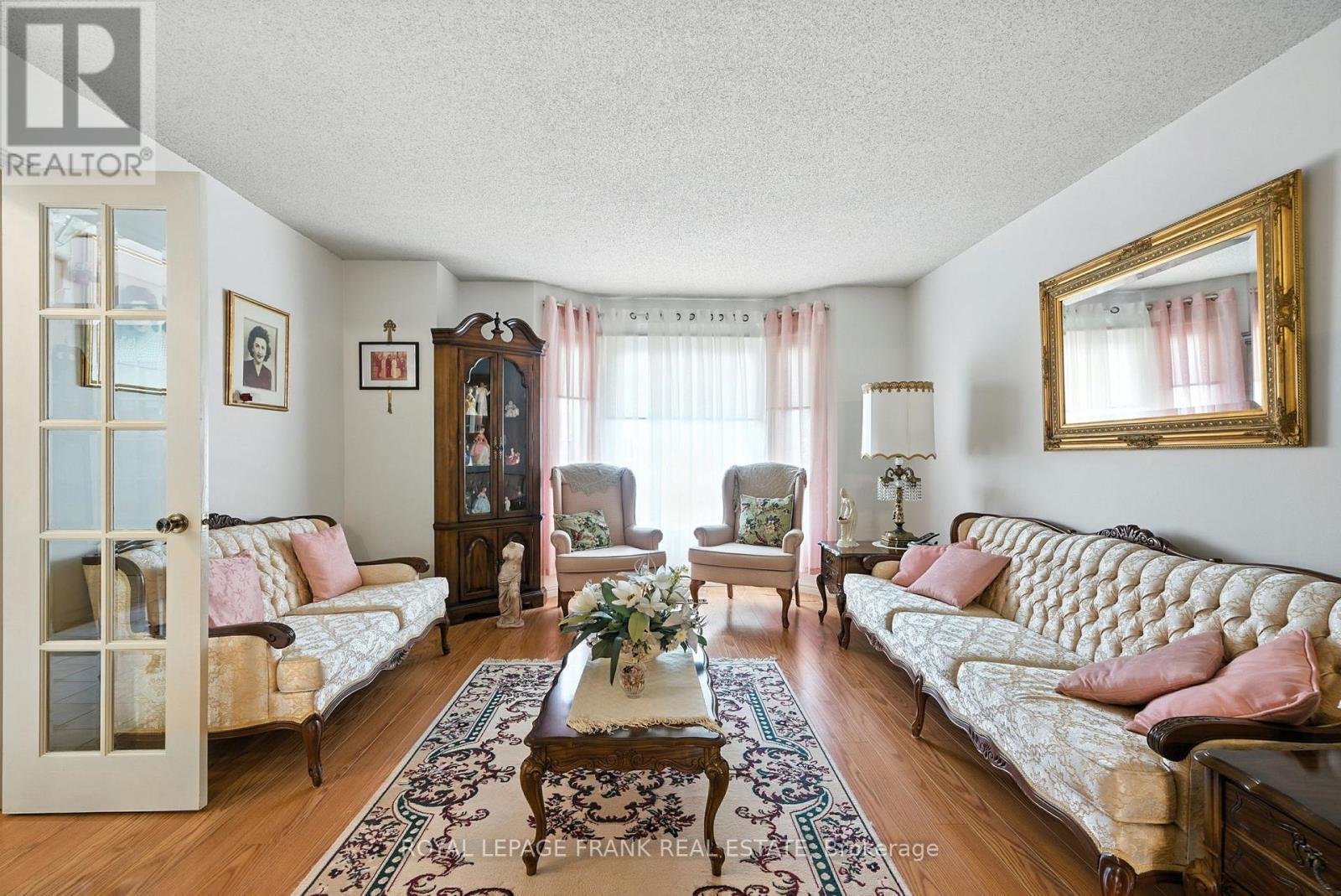 












4 SYLVESTER DRIVE

,
Kawartha Lakes (Lindsay),




Ontario
K9V6E7

