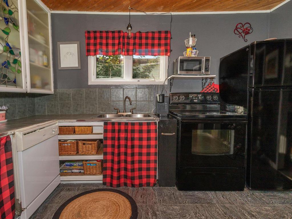 












248 Main Street

,
Florence,




NS
B1Y 1K7

