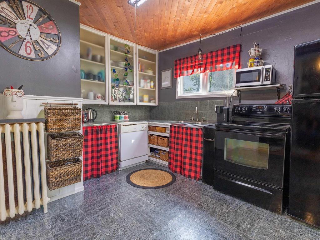 












248 Main Street

,
Florence,




NS
B1Y 1K7

