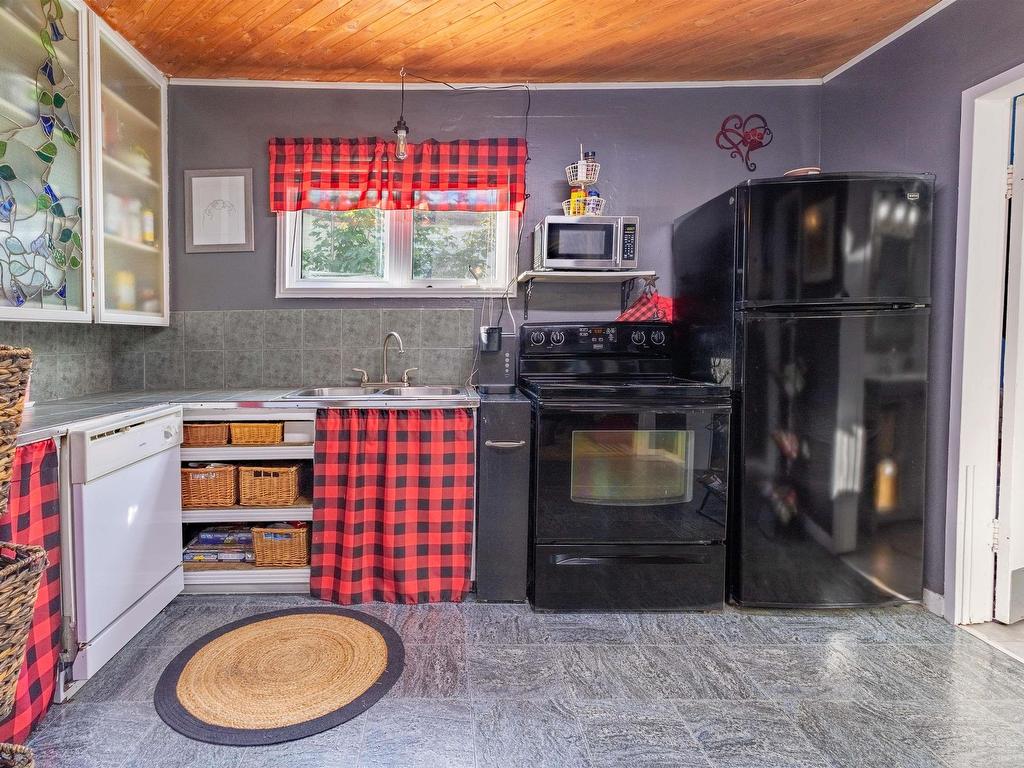 












248 Main Street

,
Florence,




NS
B1Y 1K7

