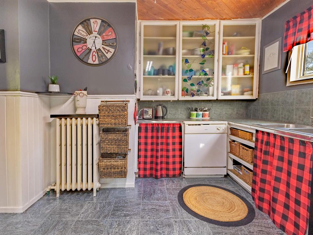 












248 Main Street

,
Florence,




NS
B1Y 1K7

